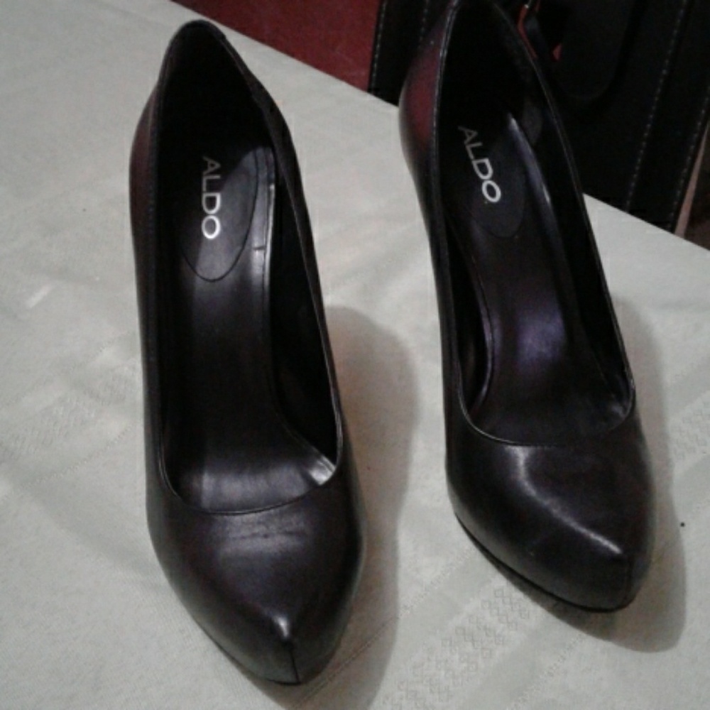 Aldo black heels leather
